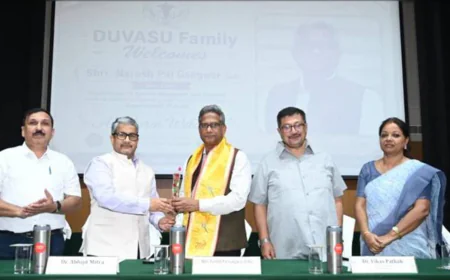 केंद्रीय पशुपालन सचिव ने मथुरा पशु विश्वविद्यालय का दौरा किया, चिकित्सा अवसंरचना सुदृढ़ करने पर दिया जोर